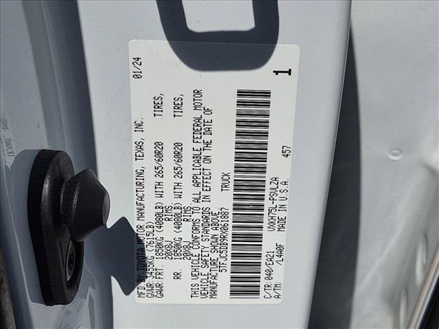 Used 2024 Toyota Tundra Limited AWD/4WD image 24