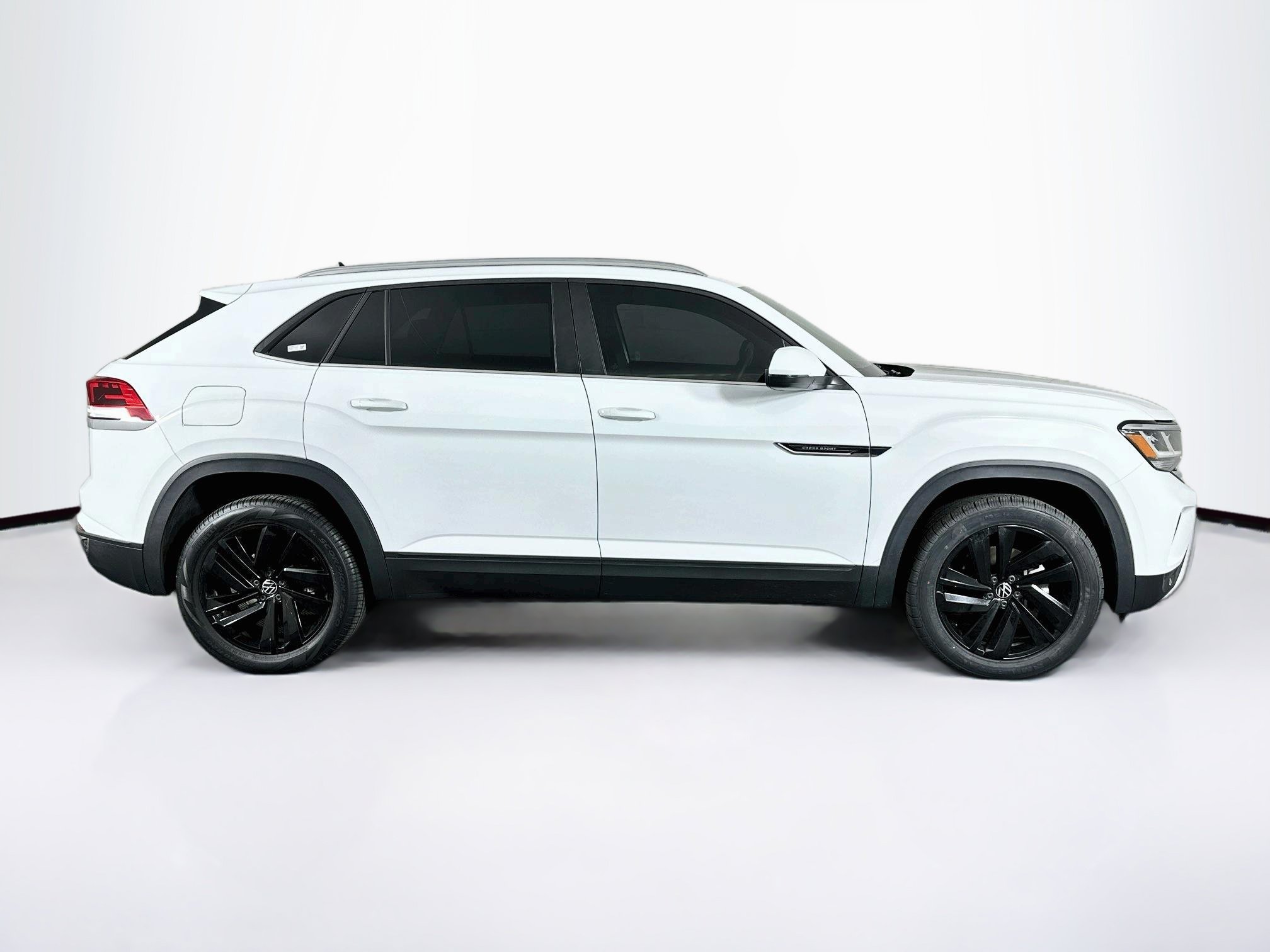Used 2023 Volkswagen Atlas Cross Sport SE w/ Panoramic Sunroof Package FWD image 10