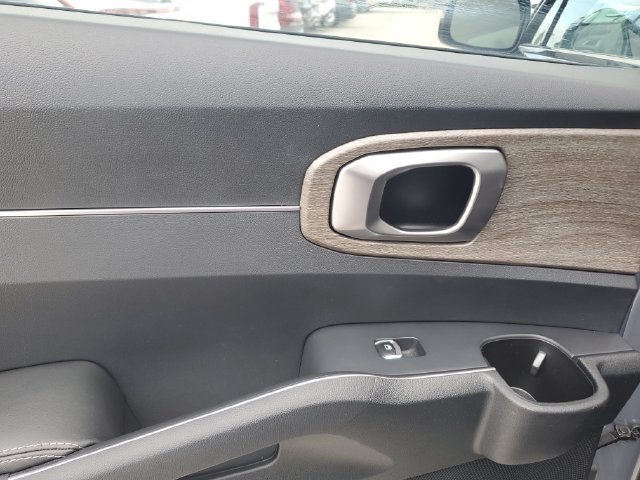 Certified 2023 Kia Sorento EX FWD image 12
