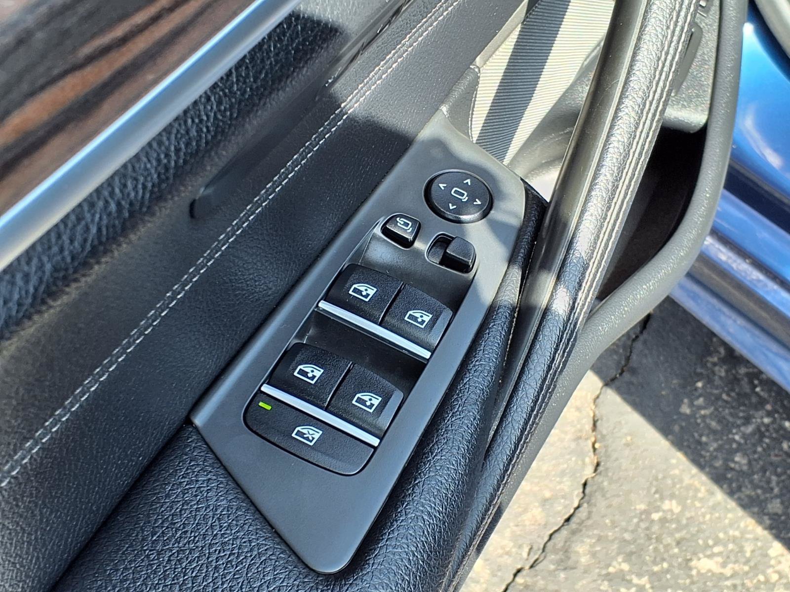 Used 2021 BMW 530e w/ M Sport Package RWD image 21