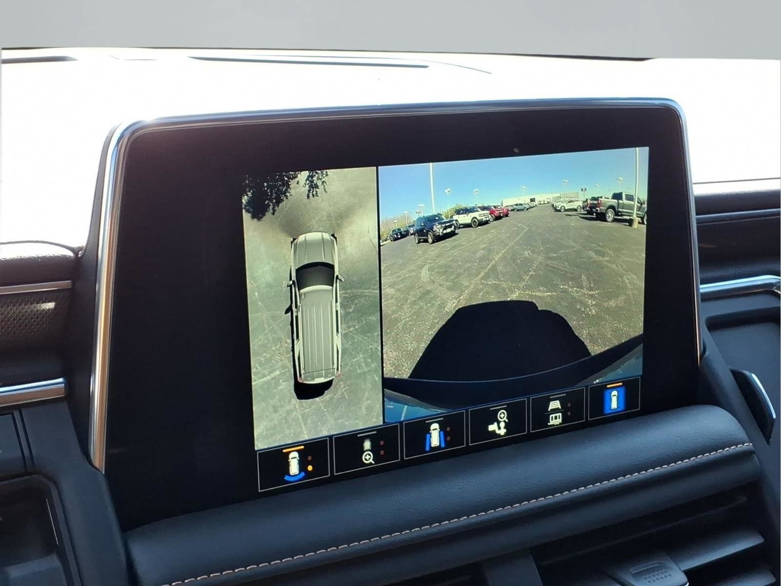 Used 2024 GMC Yukon XL AT4 w/ AT4 Premium Package image 8