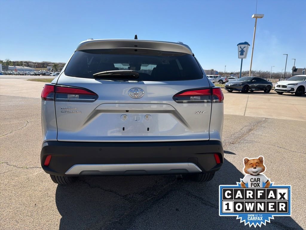 Used 2025 Toyota Corolla Cross XLE image 6