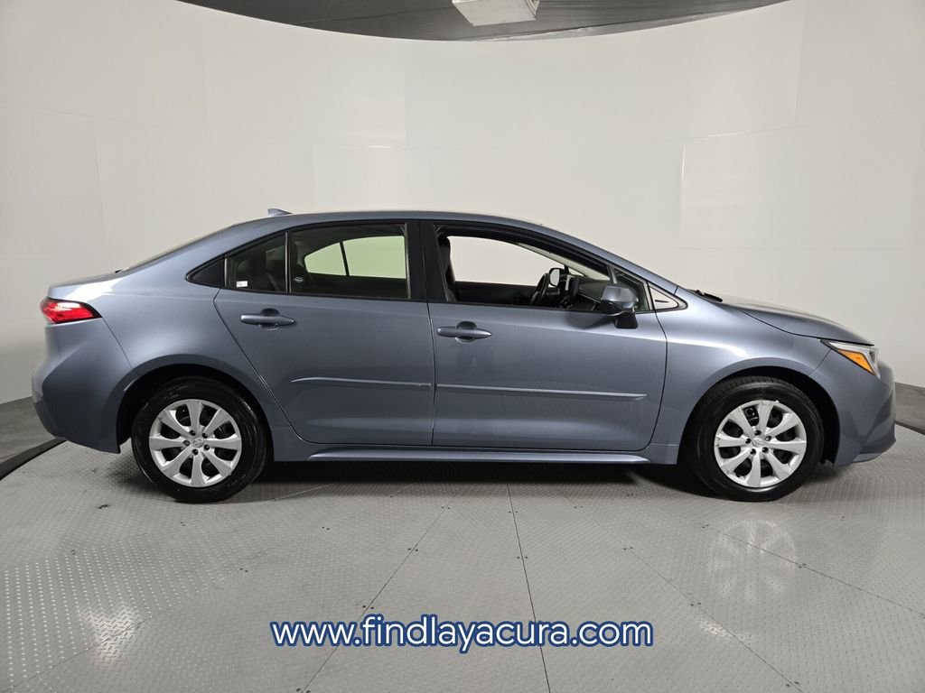 Used 2023 Toyota Corolla LE w/ Carpet Mat Package (TMS) FWD image 9
