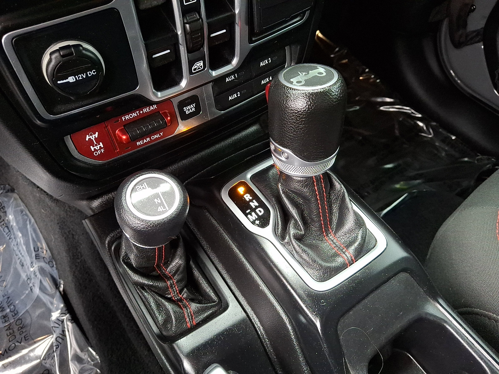 Used 2018 Jeep Wrangler Unlimited Rubicon w/ Uconnect 4C Nav & Sound Group image 15