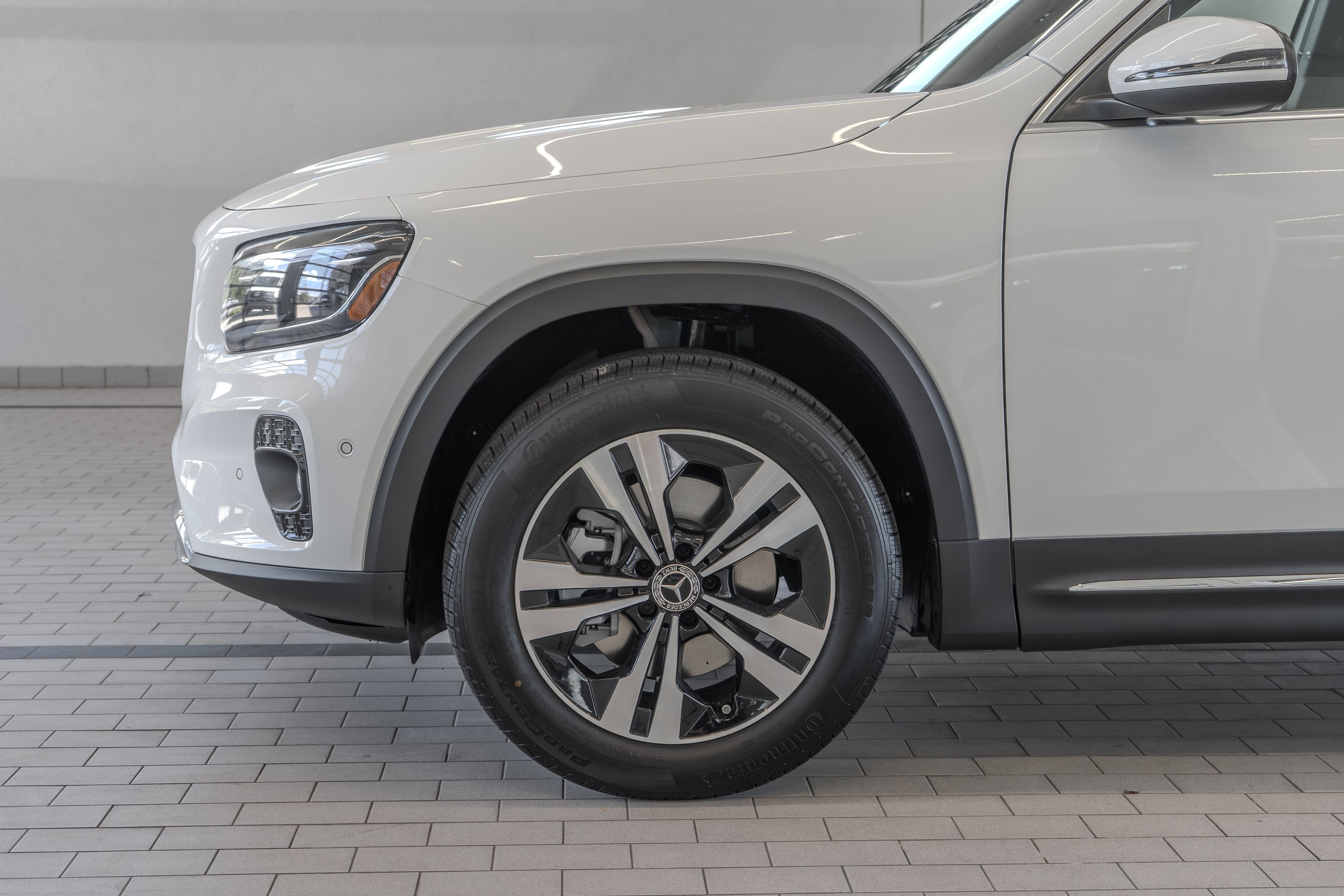Certified 2026 Mercedes-Benz GLB 250 4MATIC image 4