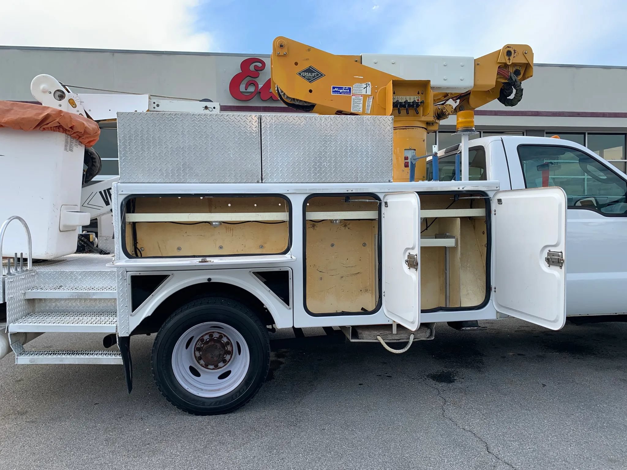 Used 2006 Ford F550 2WD Regular Cab Super Duty image 22