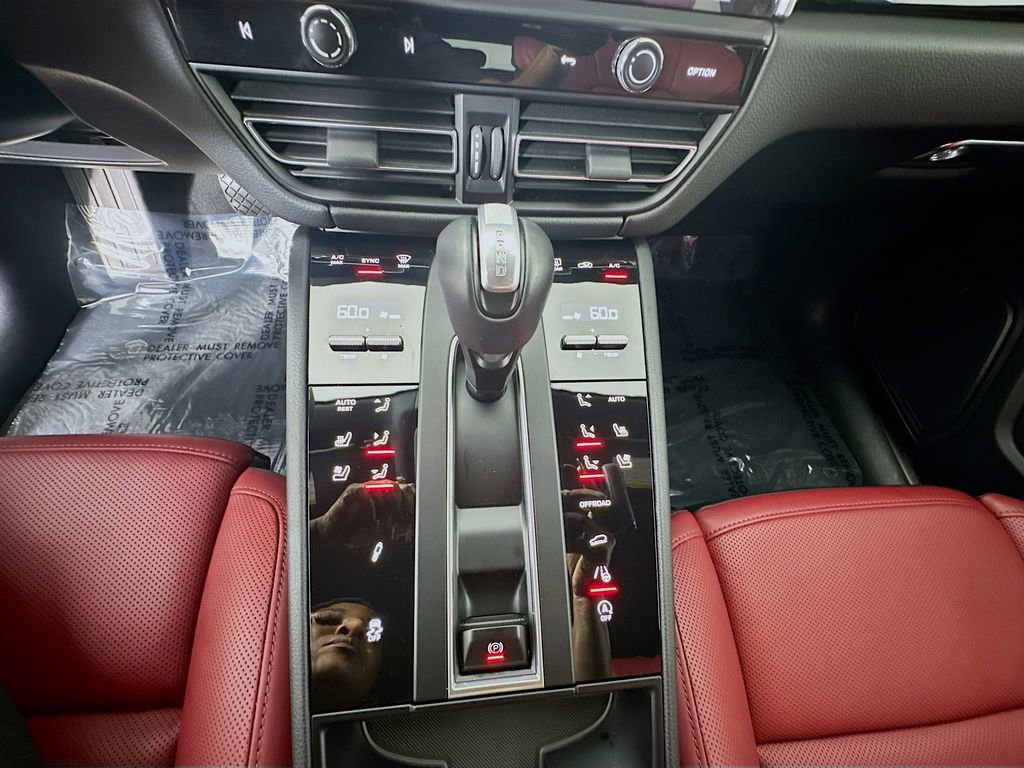 Certified 2026 Porsche Macan Turbo AWD/4WD image 19