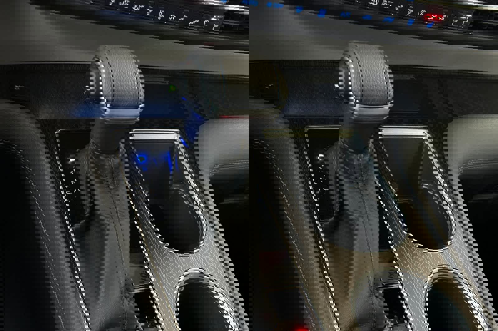 Used 2022 Toyota Sienna Limited image 24