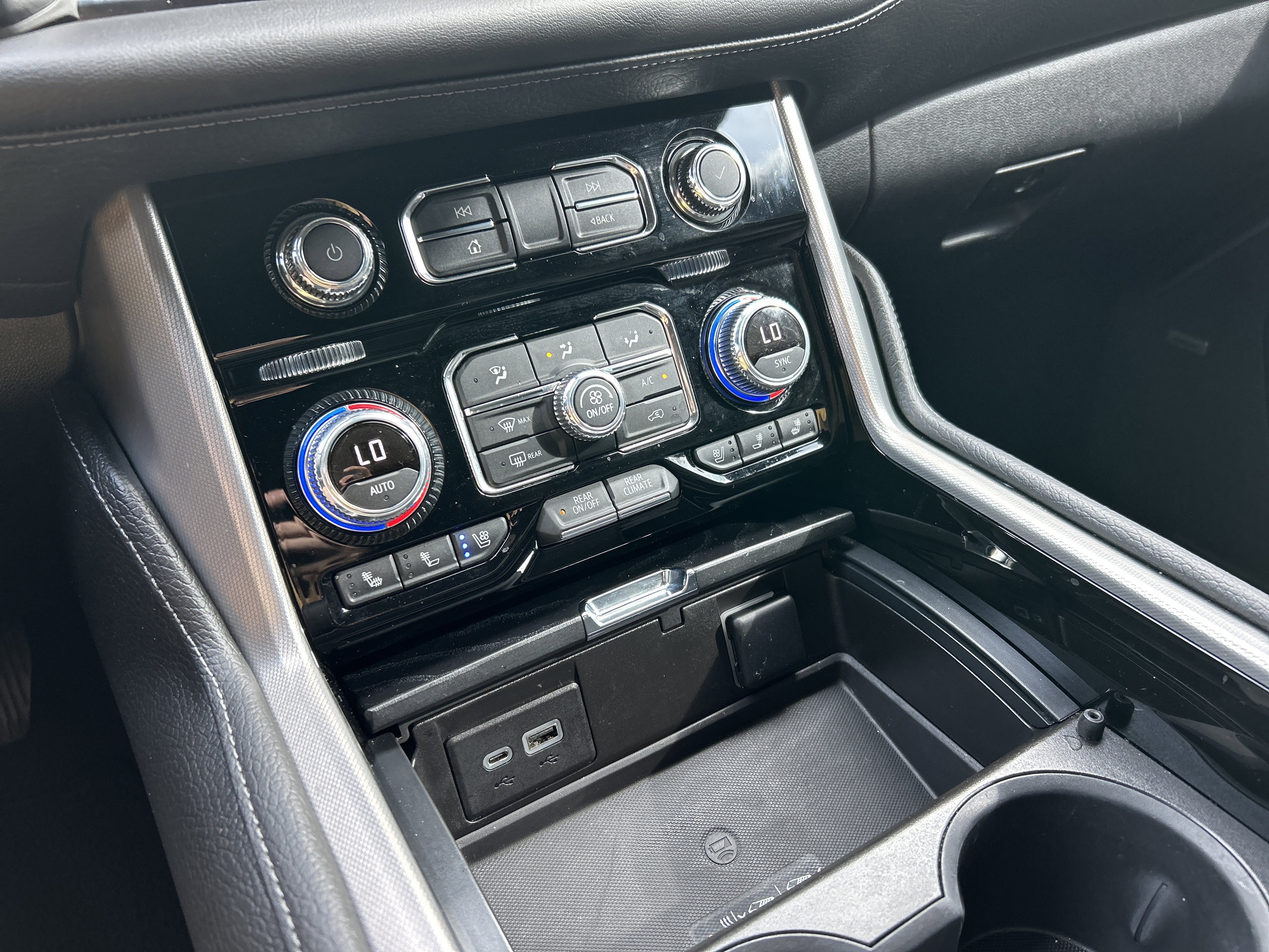 Certified 2022 GMC Yukon XL Denali image 32