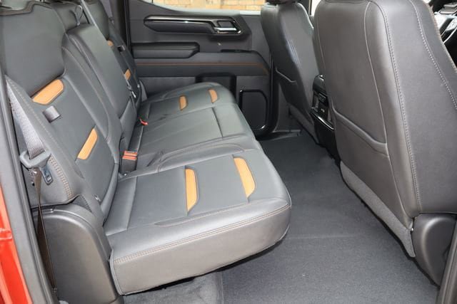 Used 2023 GMC Sierra 1500 AT4 w/ AT4 Premium Package AWD/4WD image 18