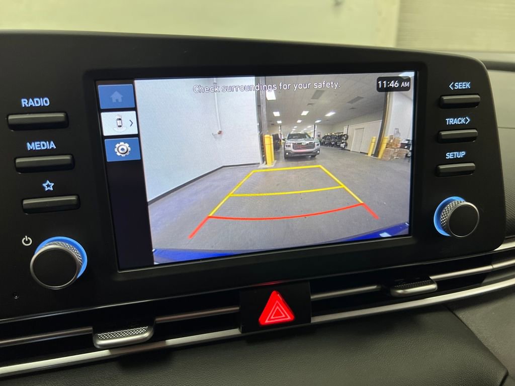 Used 2025 Hyundai Elantra Blue image 21