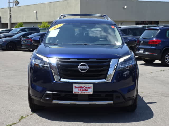 Used 2023 Nissan Pathfinder SL FWD image 3