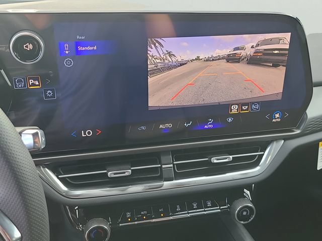 New 2026 Chevrolet Equinox EV LT w/ LPO, Blackout Package FWD image 32