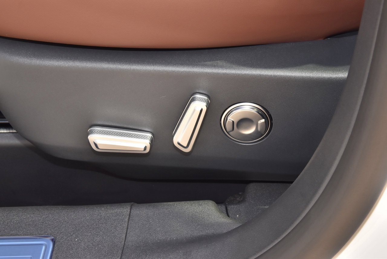 New 2026 Lincoln Nautilus Reserve AWD/4WD image 36
