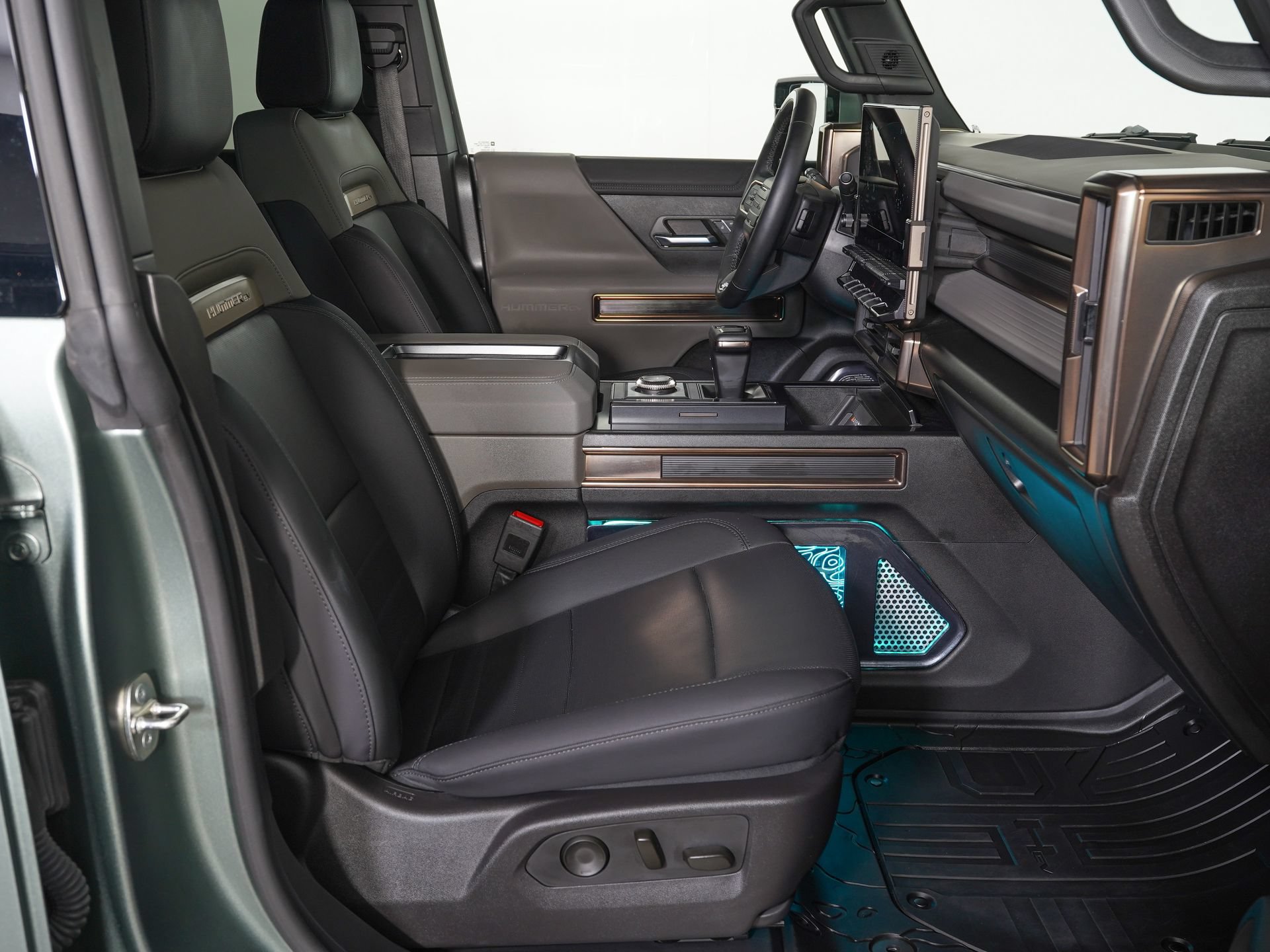 Used 2024 GMC Hummer EV 3X AWD/4WD image 8