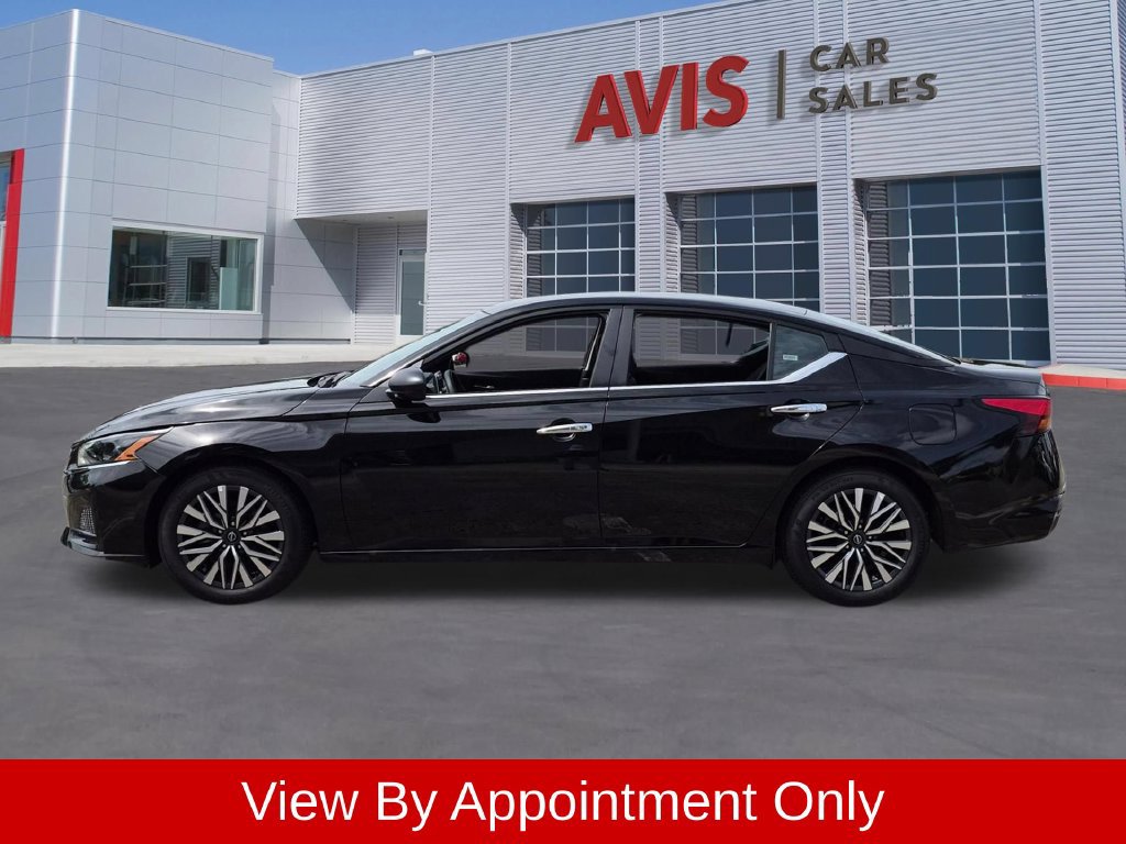 Used 2025 Nissan Altima 2.5 SV FWD image 8