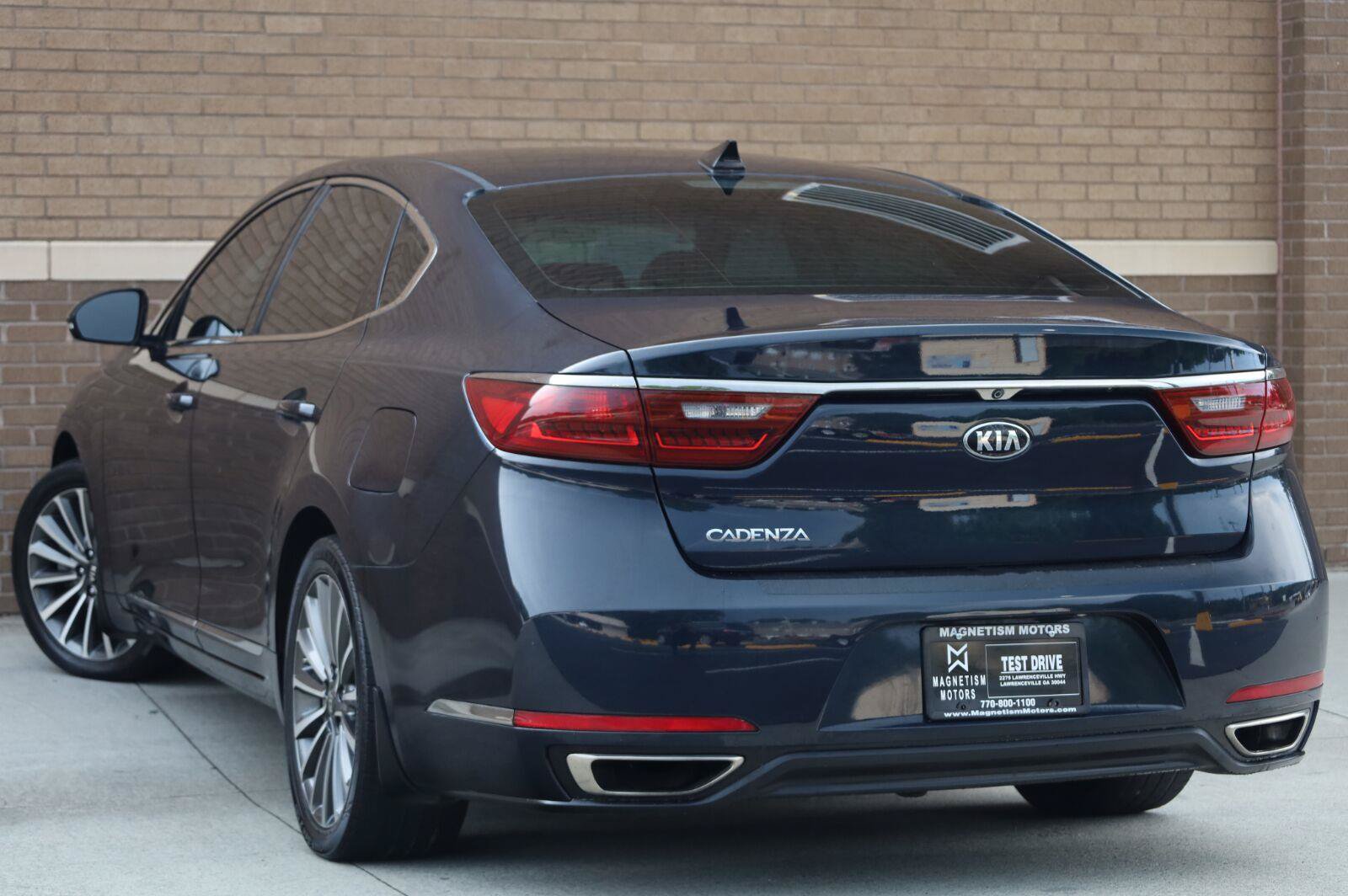 Used 2017 Kia Cadenza Premium FWD image 8