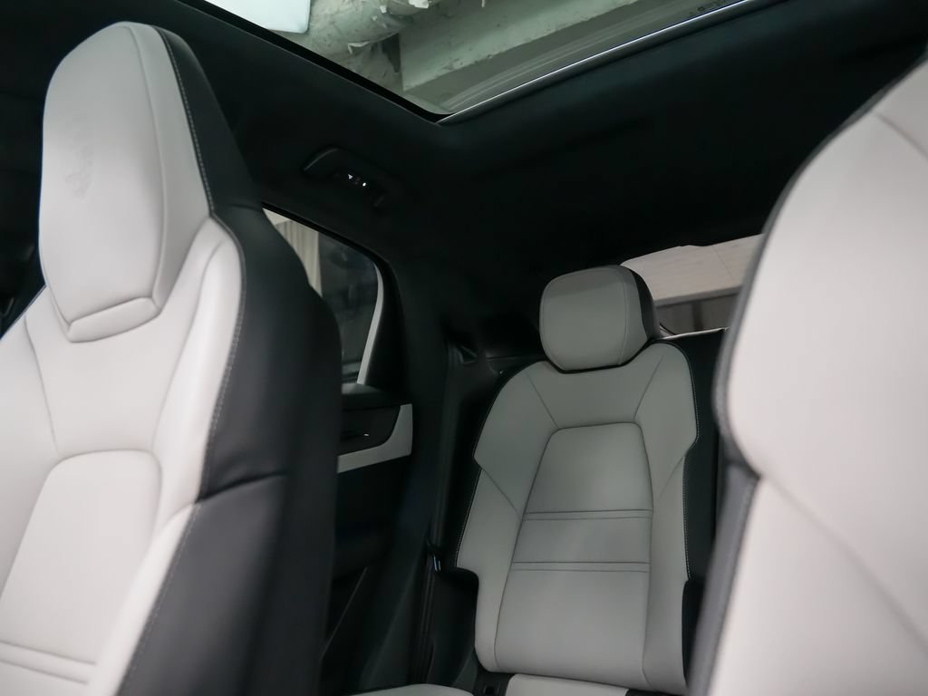 New 2026 Porsche Cayenne GTS AWD/4WD image 30
