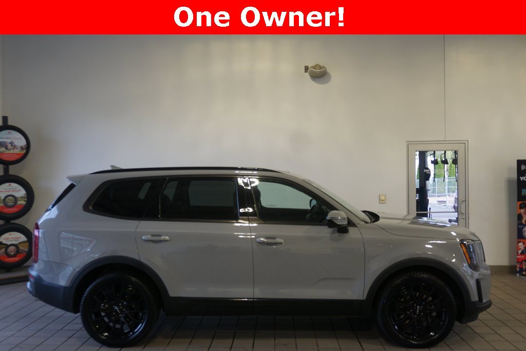Used 2022 Kia Telluride SX w/ SX Prestige Package image 2
