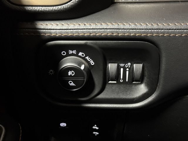 Used 2022 RAM 1500 Limited w/ Body Color Bumper Group AWD/4WD image 19