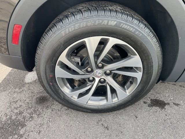 Used 2023 Buick Envision Essence image 12