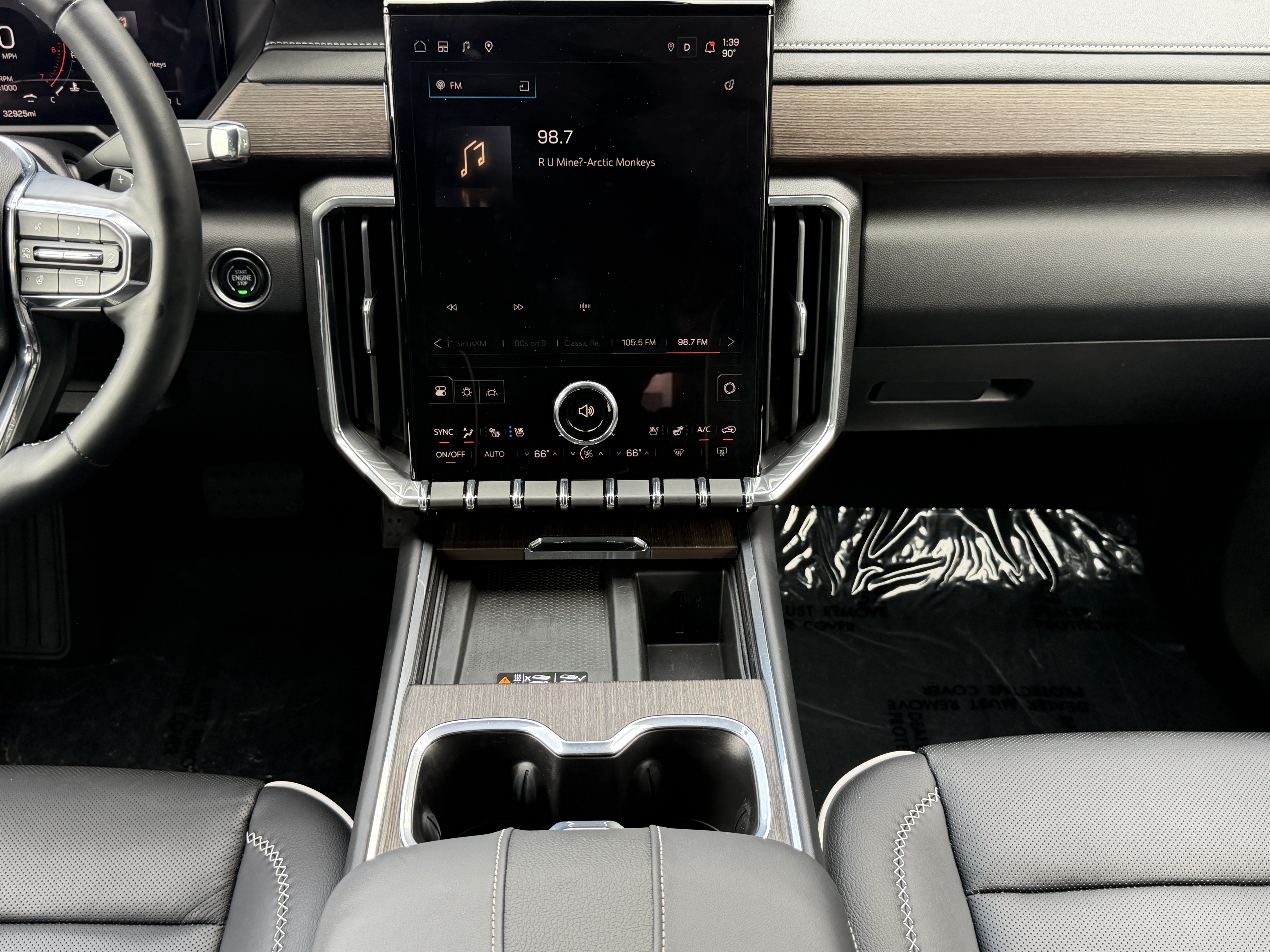 Used 2025 GMC Acadia Denali w/ LPO, Floor Liner Package AWD/4WD image 25