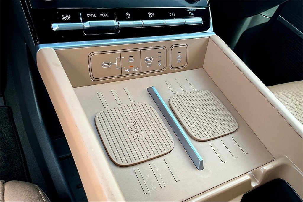 Used 2025 Hyundai Santa Fe Limited image 16