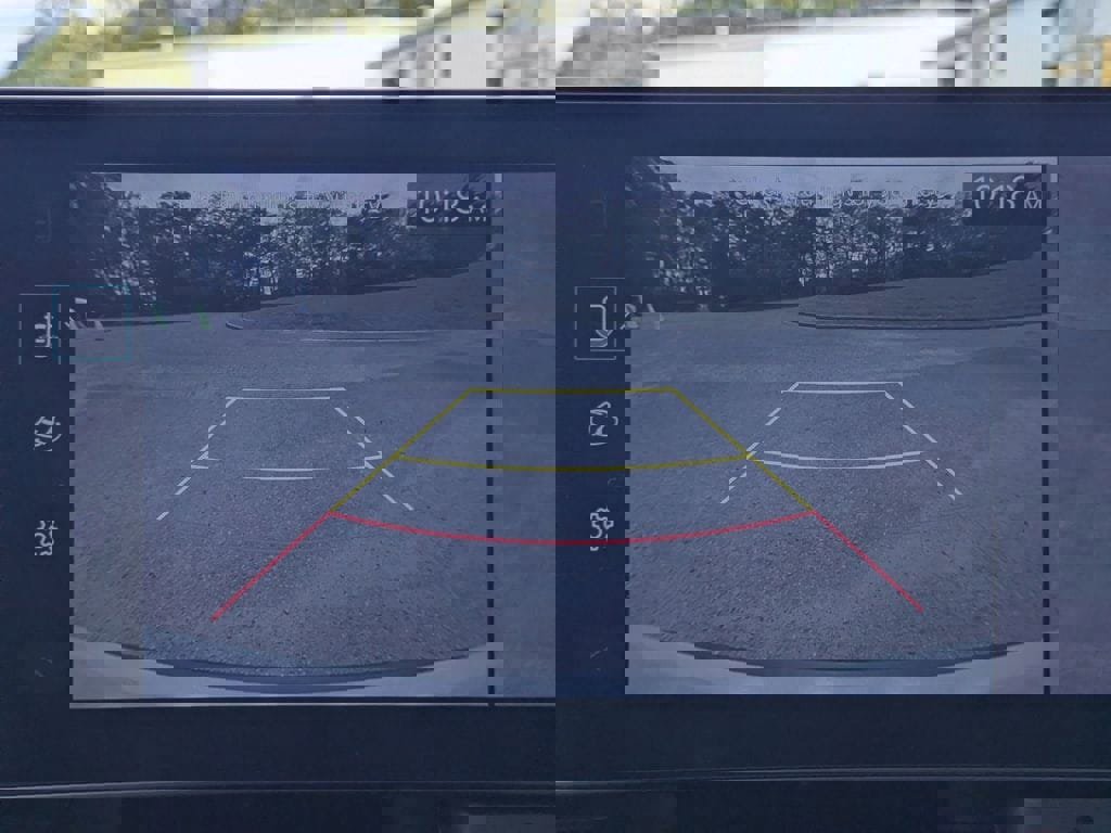 Used 2025 Kia Carnival SX Prestige image 21