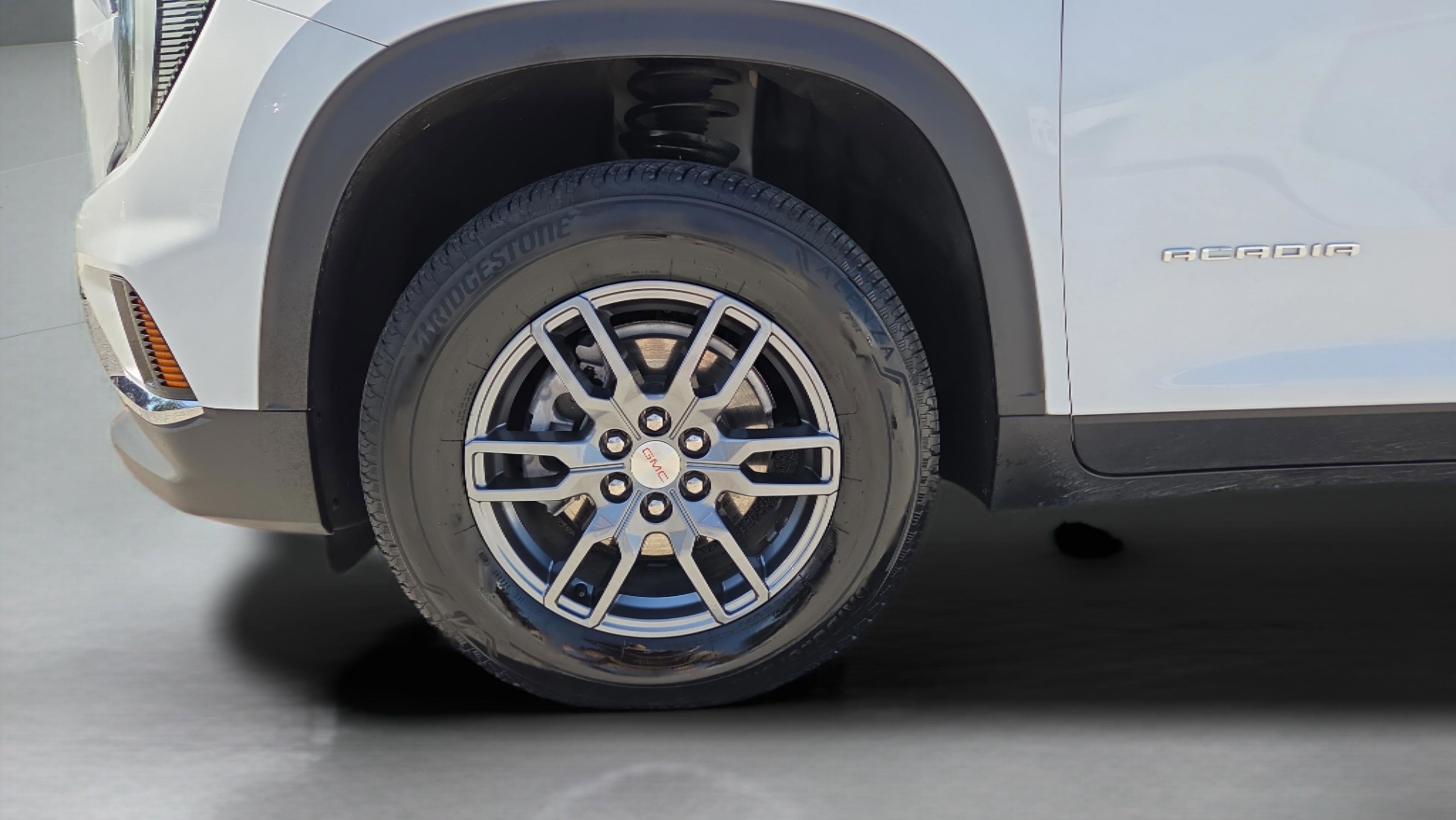Used 2025 GMC Acadia Elevation image 29