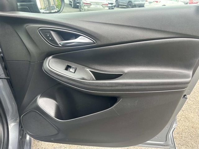 Used 2021 Buick Encore GX Select w/ Sport Touring Package FWD image 9