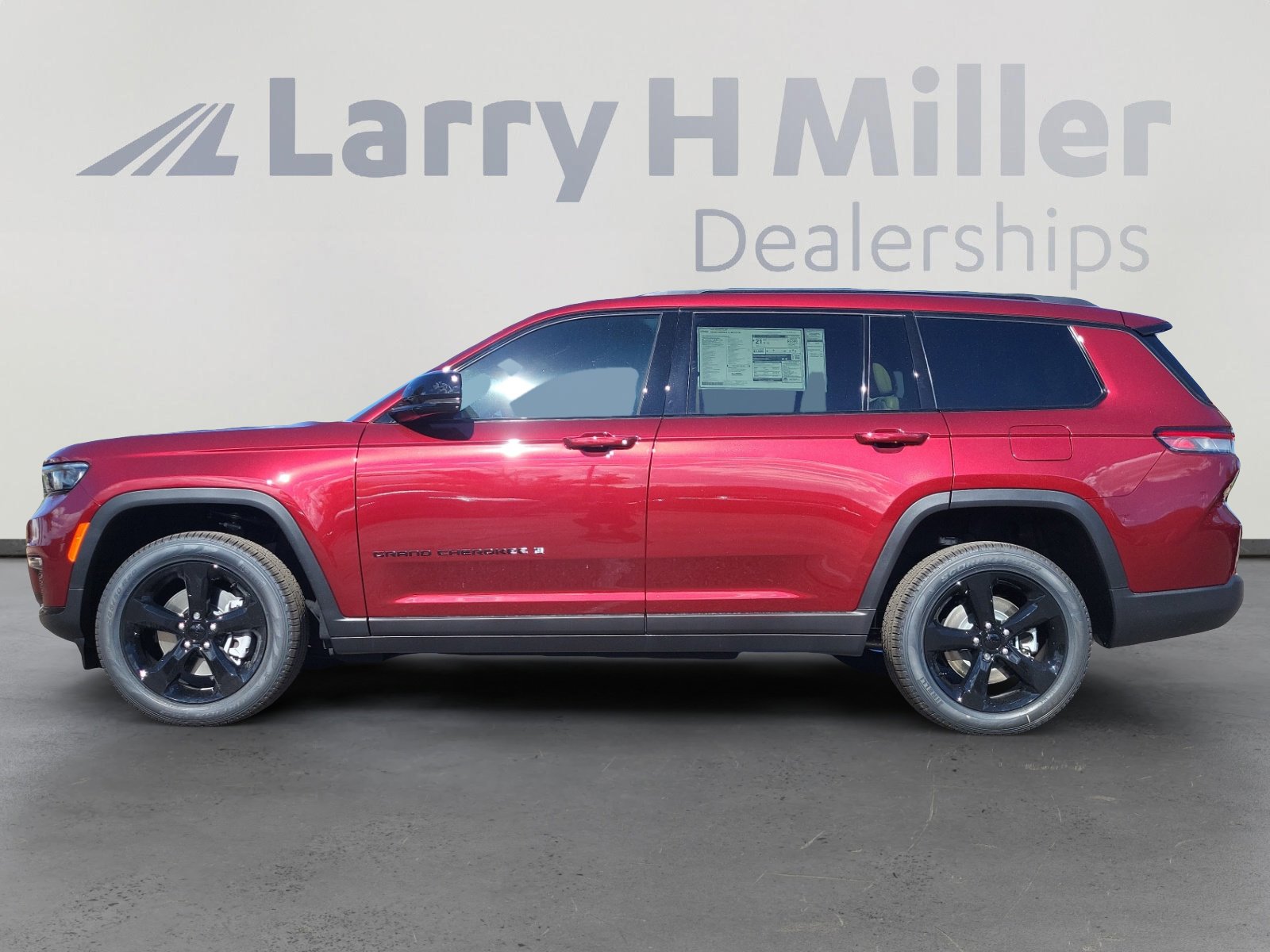 New 2025 Jeep Grand Cherokee L Limited w/ Black Appearance Package image 2