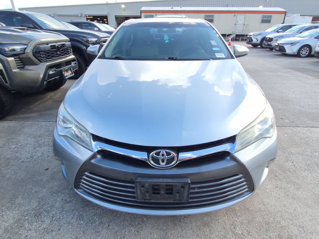 Used 2016 Toyota Camry LE FWD image 5