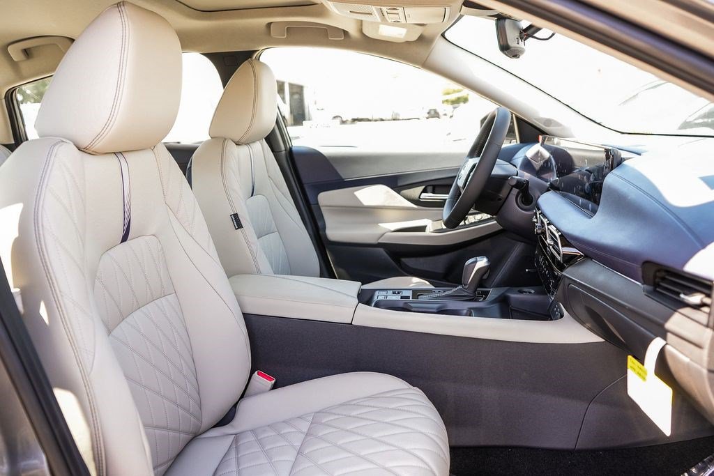 New 2026 Nissan Sentra SL FWD image 18
