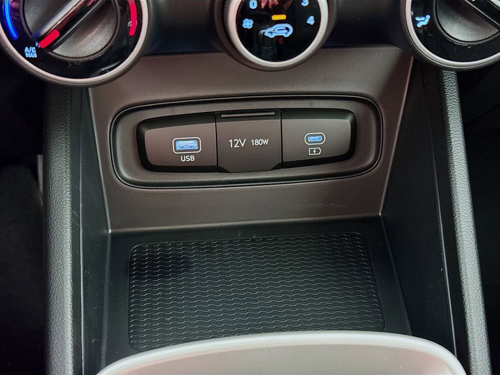 New 2026 Hyundai Venue SE image 32