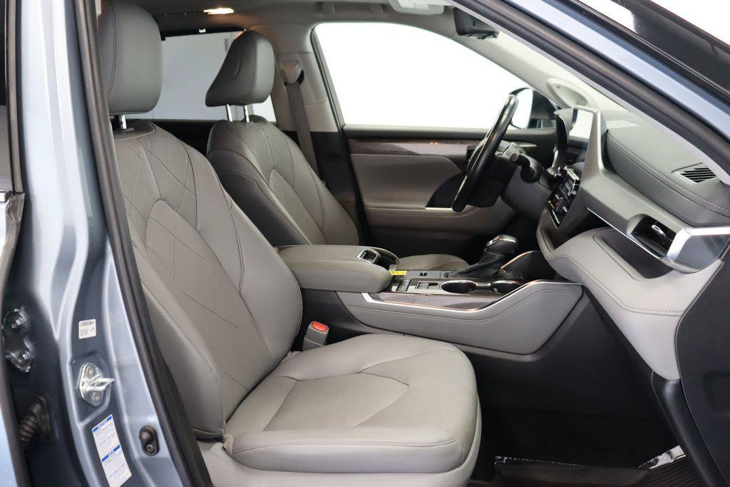 Used 2021 Toyota Highlander Platinum AWD/4WD image 24