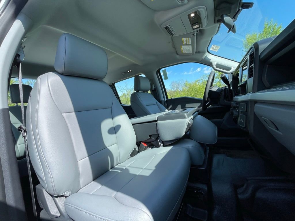 New 2026 Ford F350 XL w/ XL Off-Road Package AWD/4WD image 13