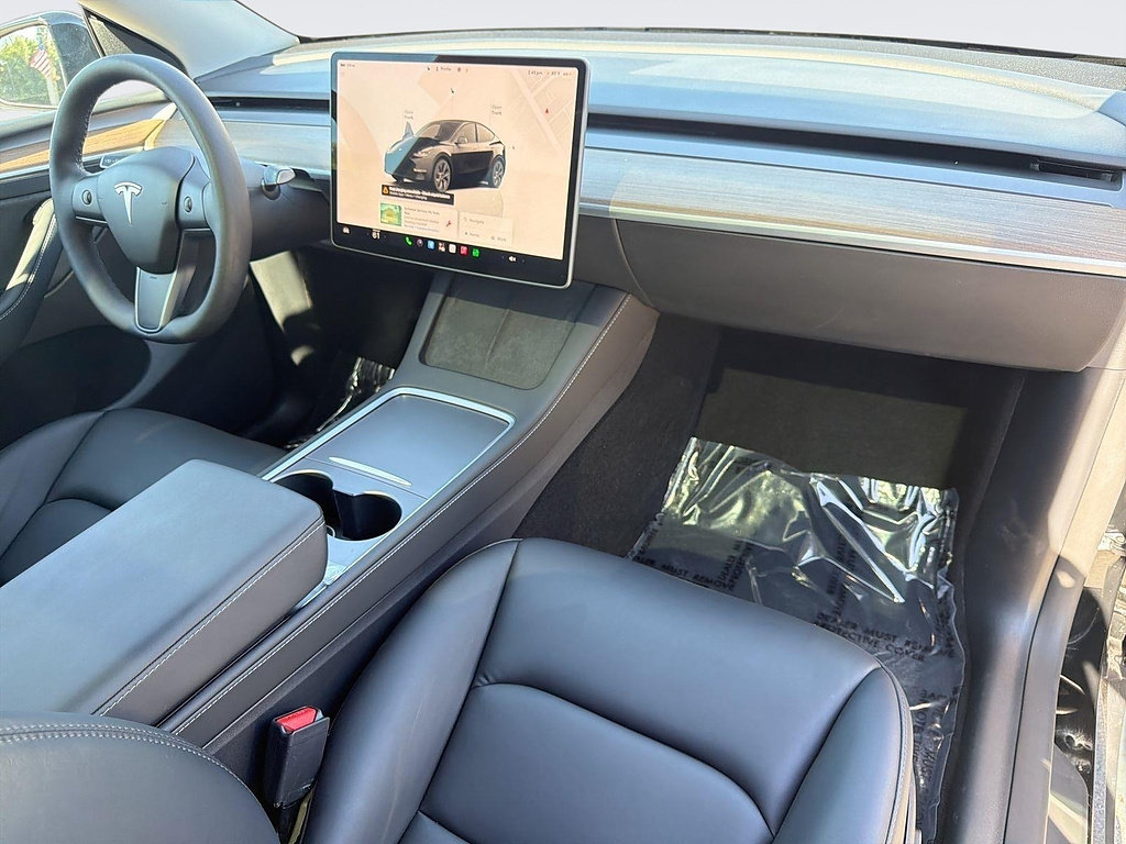 Used 2024 Tesla Model Y Long Range RWD image 32
