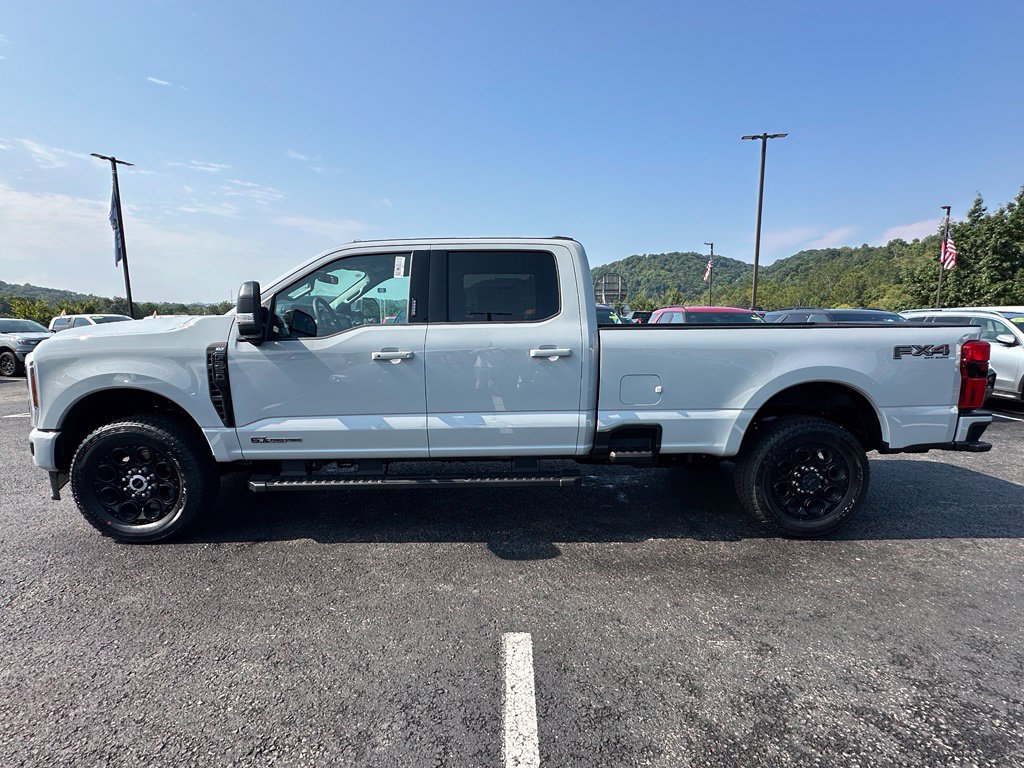New 2026 Ford F350 XLT w/ XLT Premium Package AWD/4WD image 2