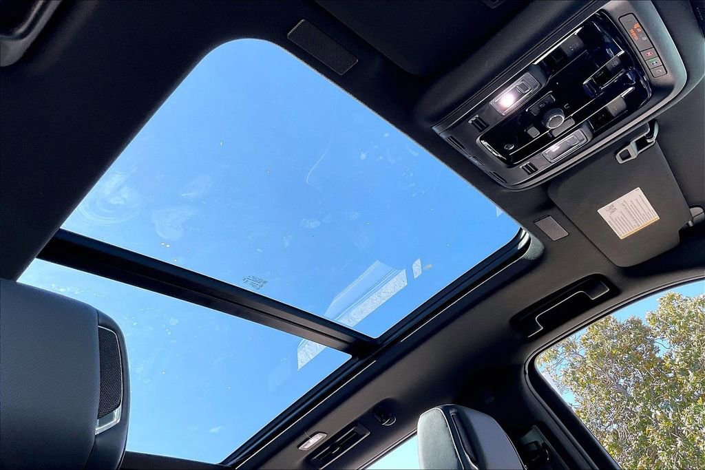 New 2026 Cadillac Escalade ESV Luxury image 32