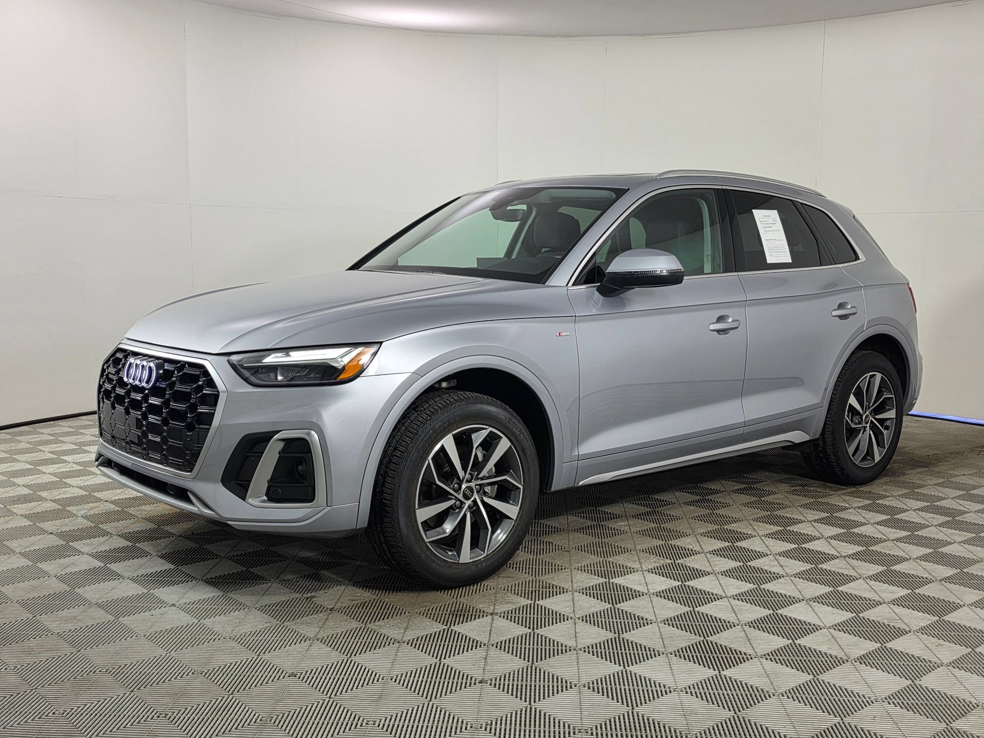 Certified 2023 Audi Q5 2.0T Premium w/ Convenience Package AWD/4WD image 3