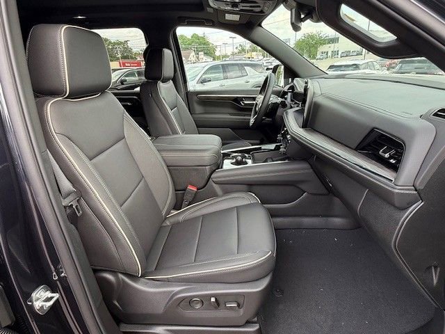 New 2025 Chevrolet Suburban Premier AWD/4WD image 19