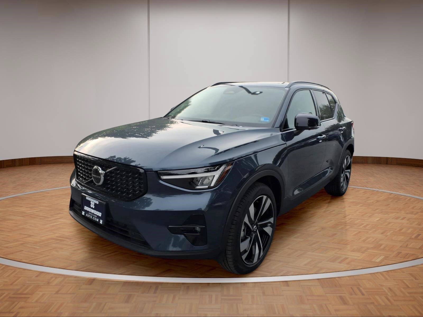 New 2026 Volvo XC40 B5 Plus w/ Climate Package AWD/4WD image 3