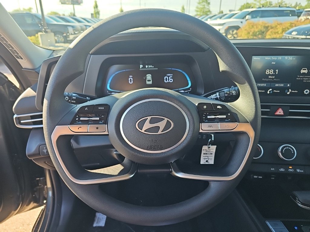 New 2026 Hyundai Elantra SE FWD image 16