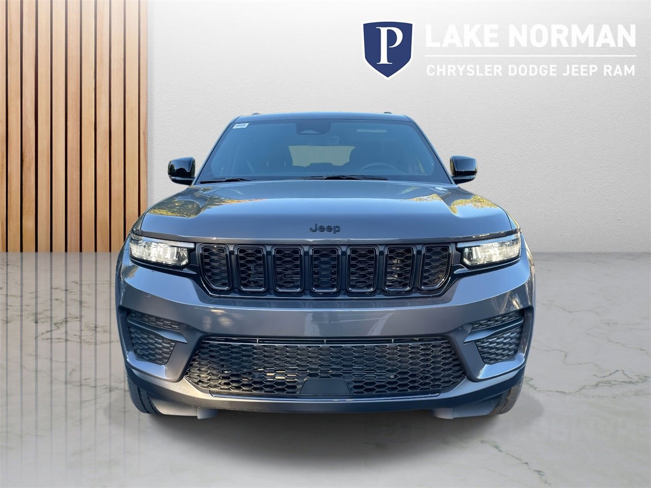 New 2025 Jeep Grand Cherokee Altitude image 3