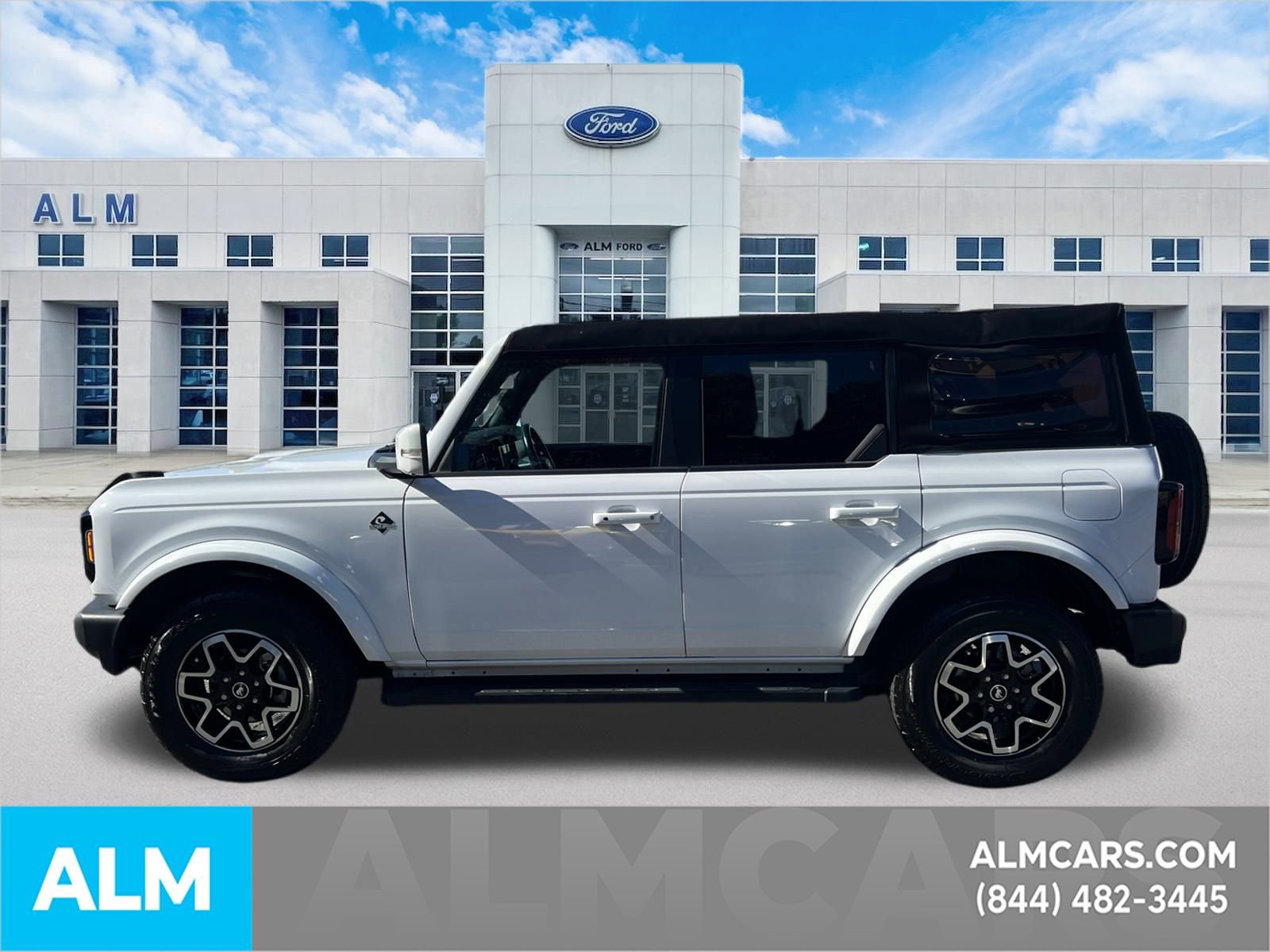 Used 2023 Ford Bronco Outer Banks image 9