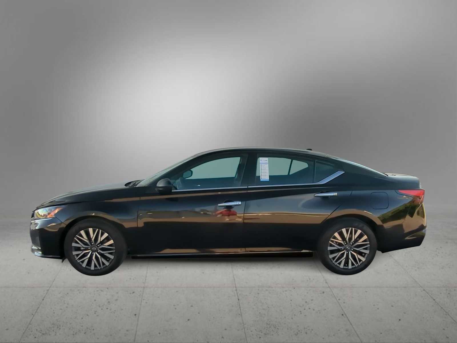 Used 2025 Nissan Altima 2.5 SV image 5