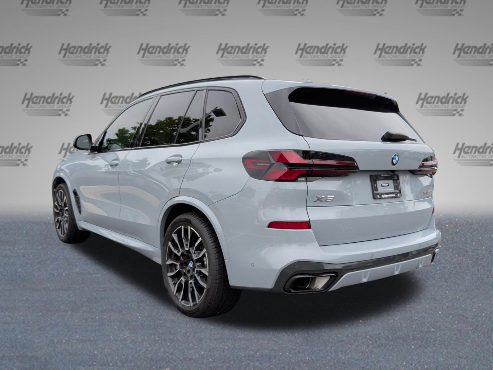 Certified 2024 BMW X5 xDrive40i w/ M Sport Package AWD/4WD image 9