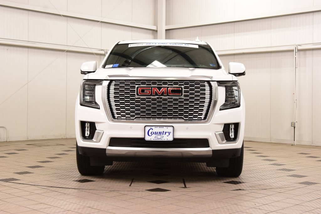 Used 2024 GMC Yukon XL Denali AWD/4WD image 2