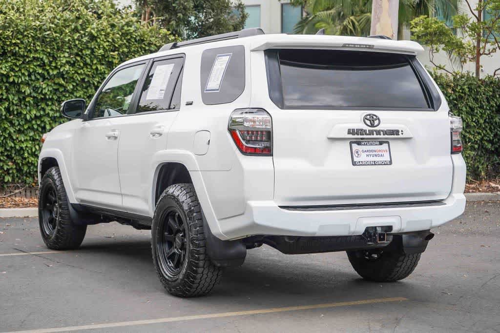 Used 2021 Toyota 4Runner SR5 Premium w/ Moonroof Package AWD/4WD image 4