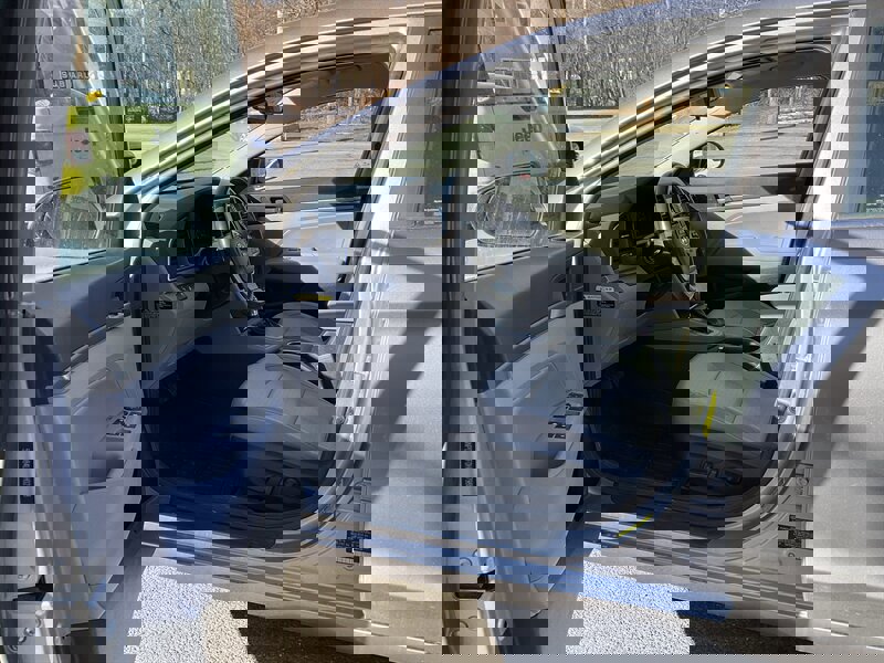 Used 2017 Hyundai Elantra Limited image 13